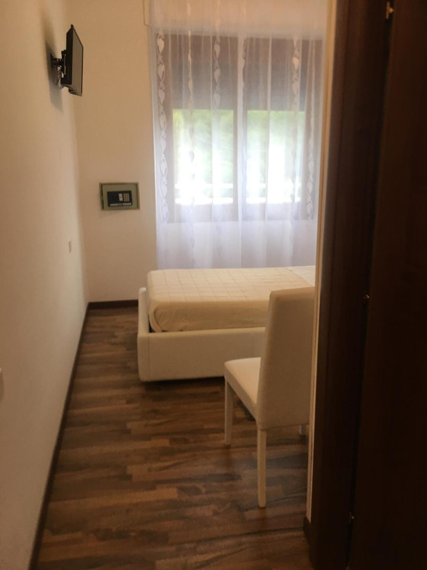 Albergo Al Lago Anfo Ngoại thất bức ảnh