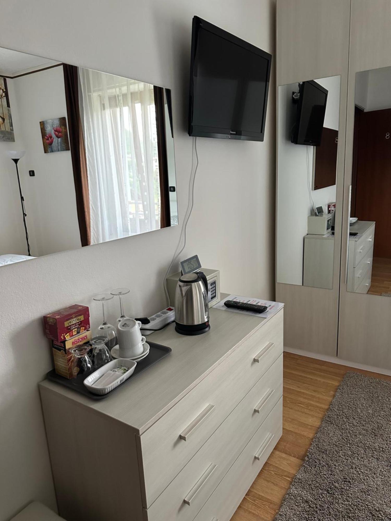 Albergo Al Lago Anfo Ngoại thất bức ảnh